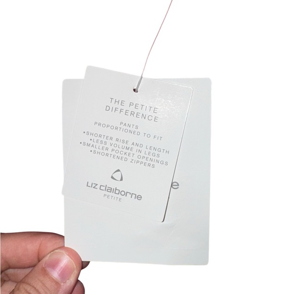 🔥NWT Liz Claiborne Pink Tank Top Petite Size Small - Picture 2 of 4